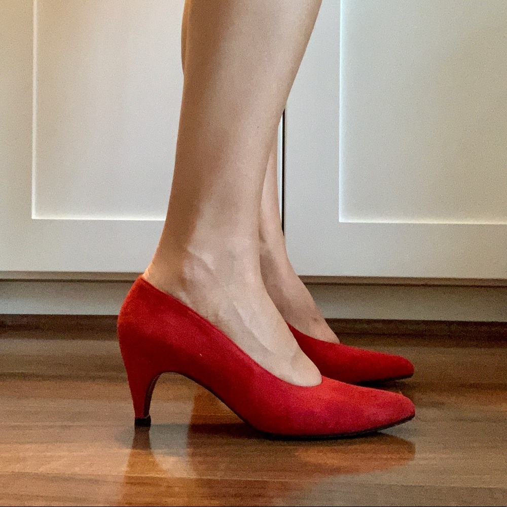 Escada Red Suede Pumps Heels kitten heels French chic